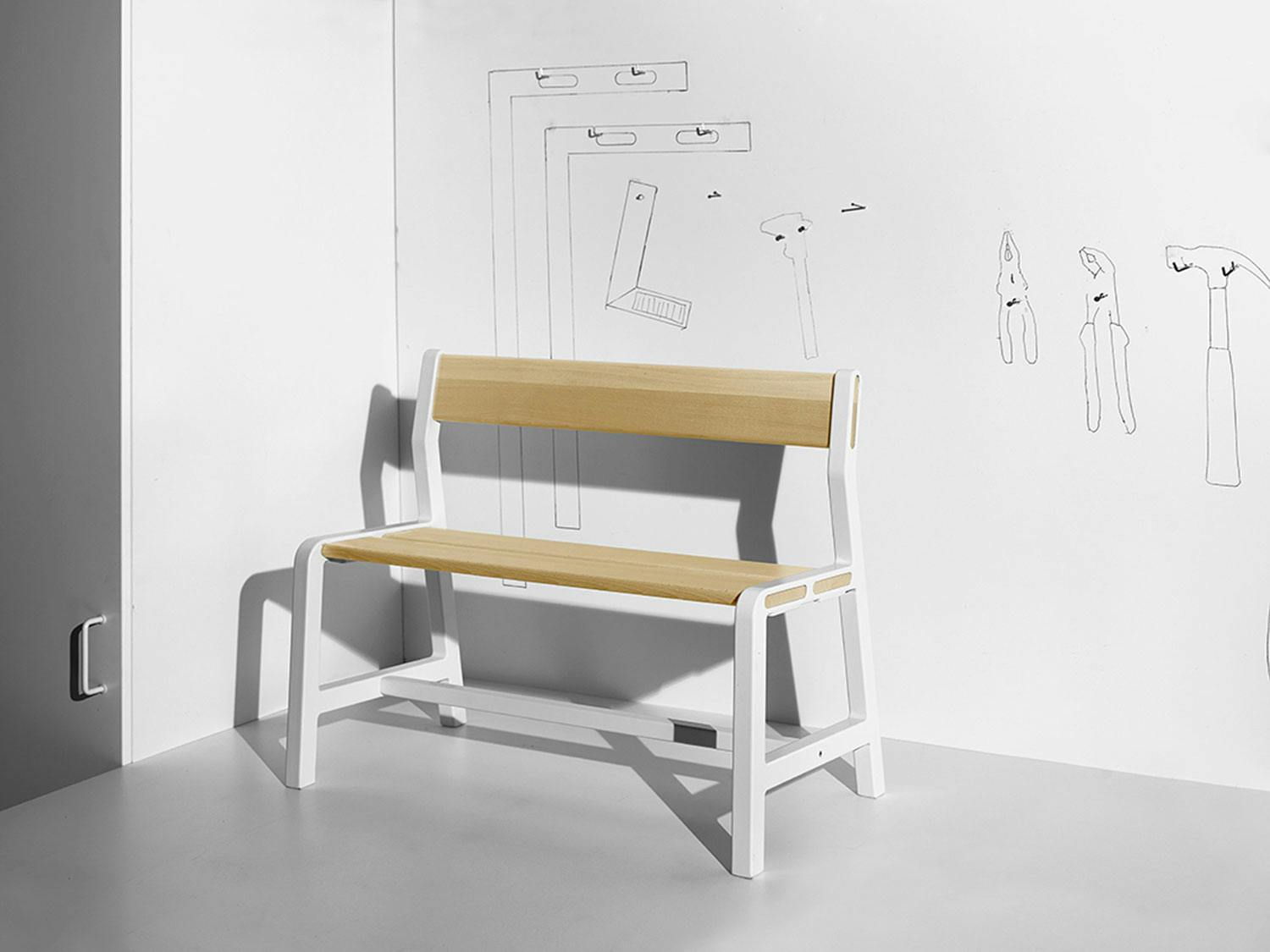 437191 Ikea har inngått et samarbeid med de danske designerne bak Hay. De skal utvikle en ny kolleksjon som blir lansert i løpet av 2017. Kolleksjonen består av både møbler, lamper, tilbehør og tekstiler.